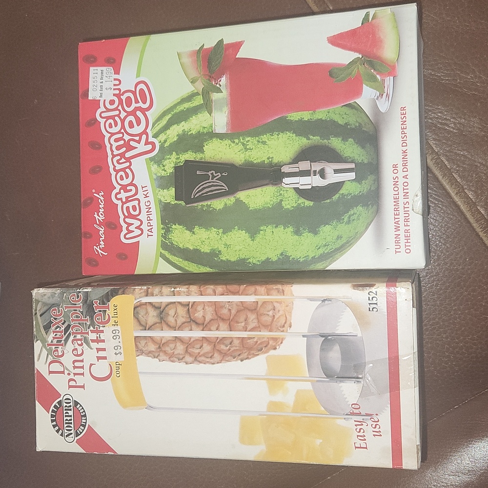 NWT Bundle of Fruit Accessories